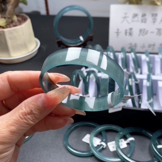 翡翠手镯未镶嵌54尺寸
