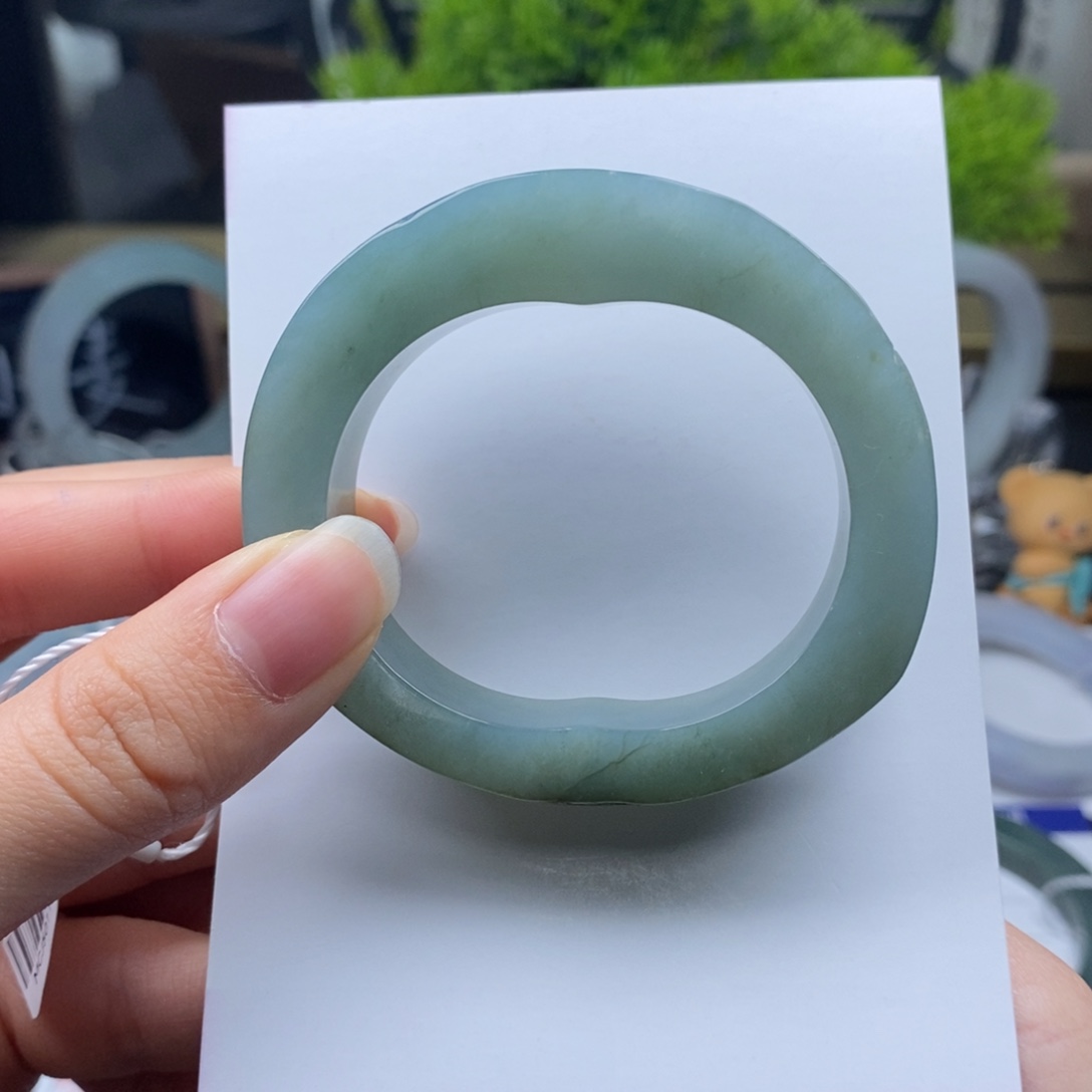 未镶嵌手镯定制翡翠超润油青贵妃