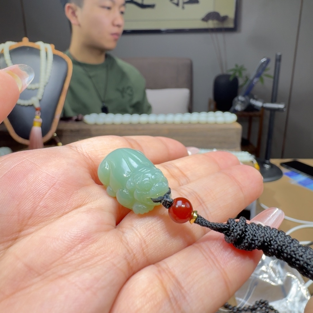 和田玉颈饰未镶嵌