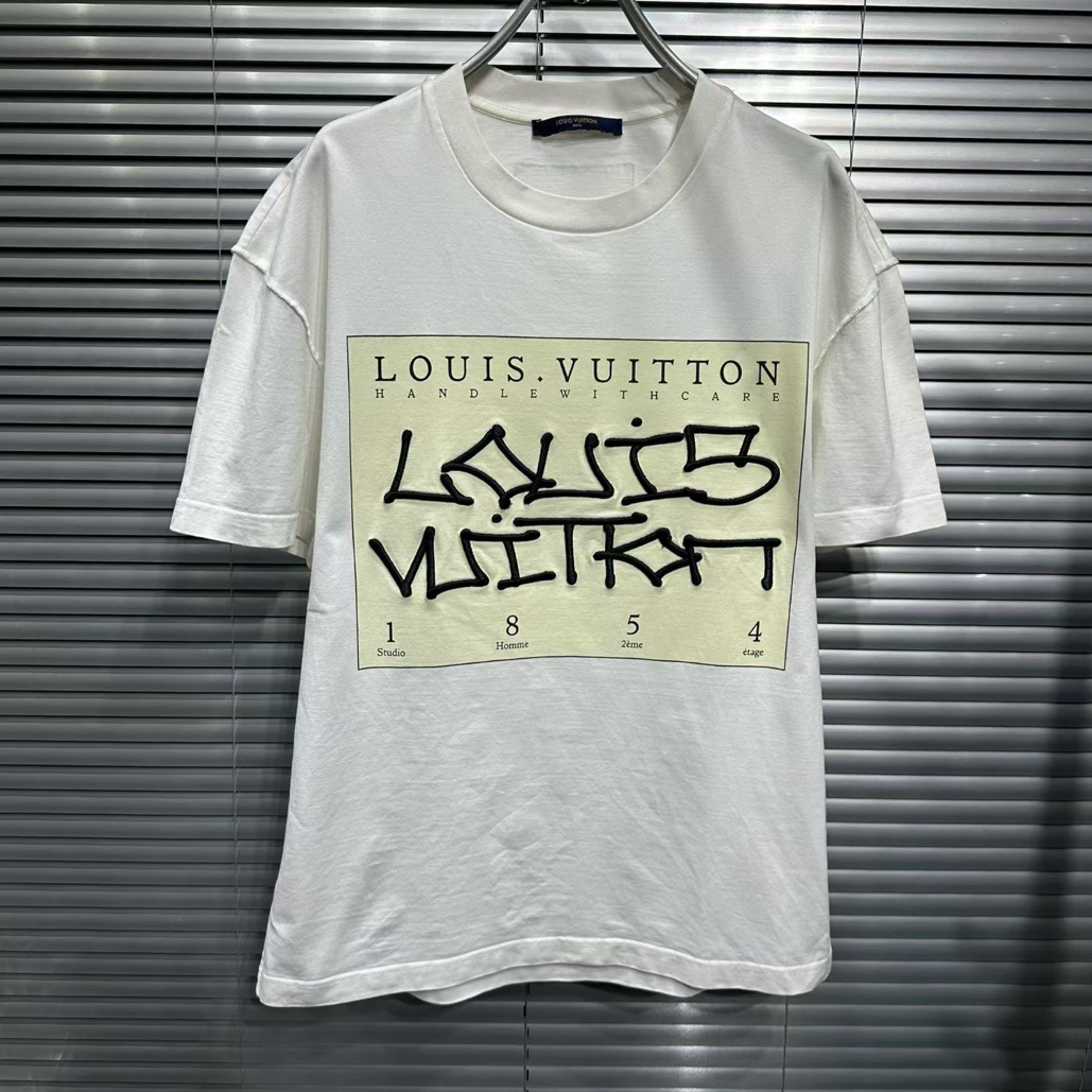 99新 LouisVuitton/路易威登 浮雕刺绣字母白色短袖/s码