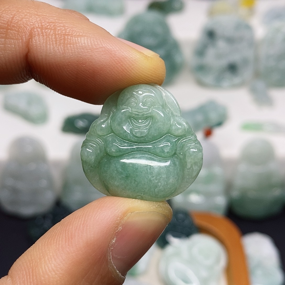 翡翠颈饰未镶嵌吊坠