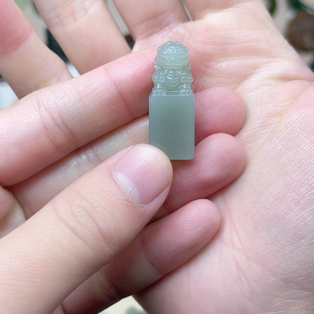 和田玉印章。k k未镶嵌小**学