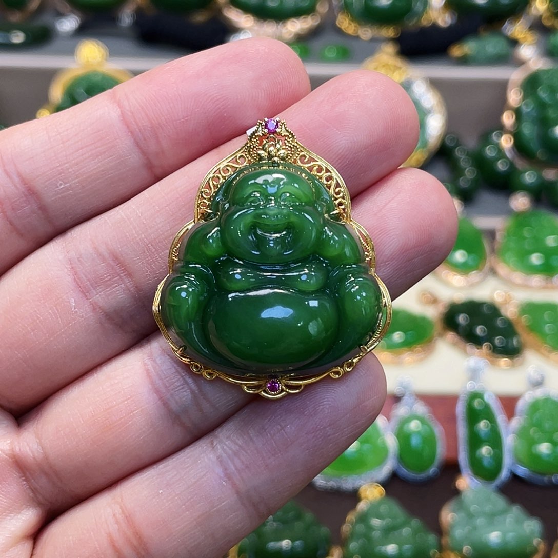 和田玉（碧玉）颈饰18K金镶嵌佛公30mm