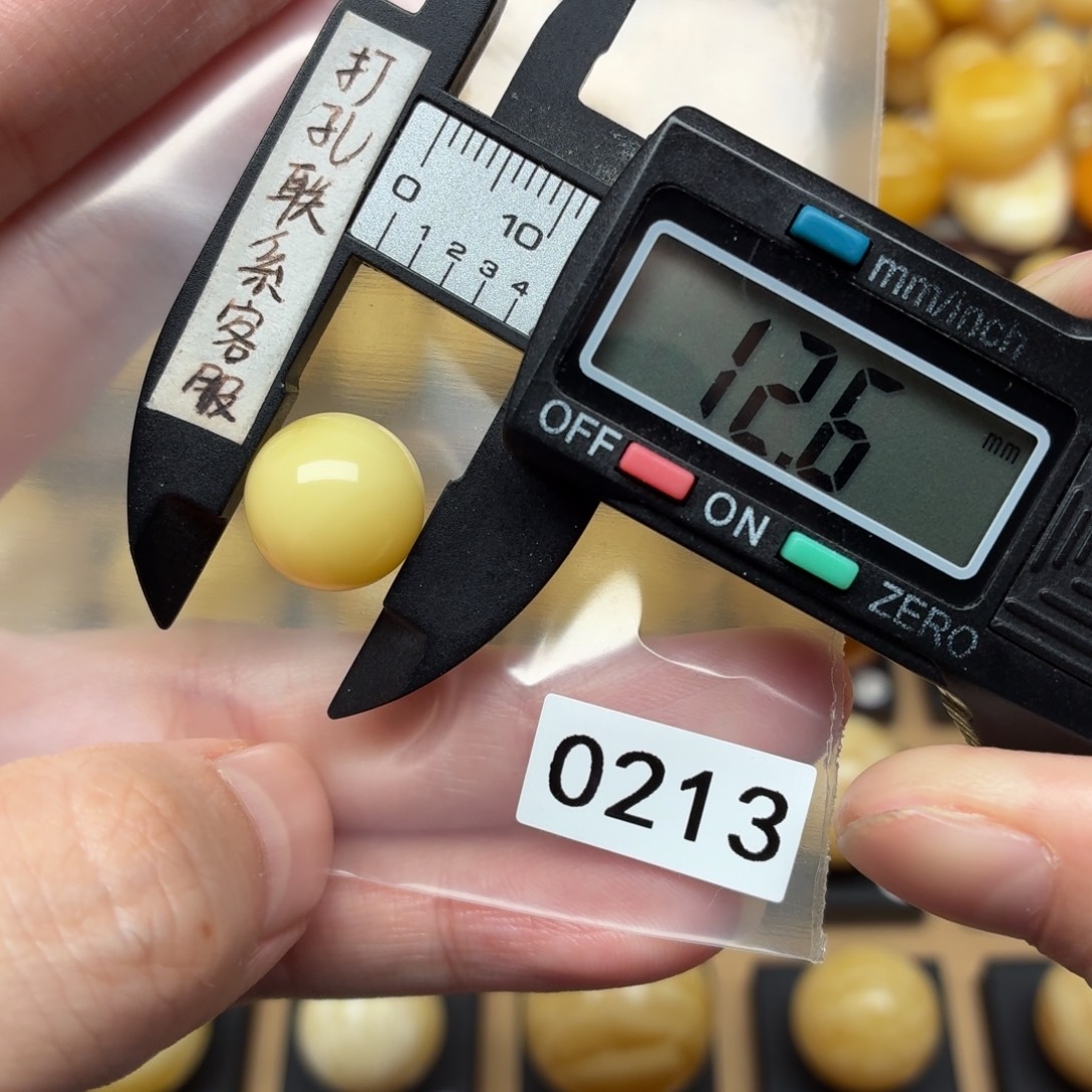 琥珀未镶嵌裸石蜜蜡