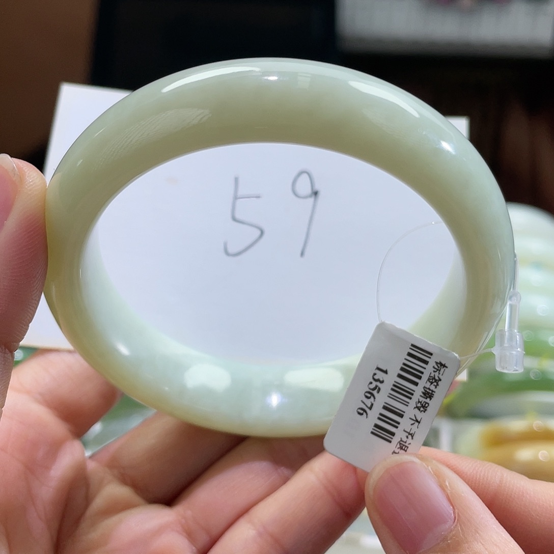 和田玉未镶嵌手镯链接99