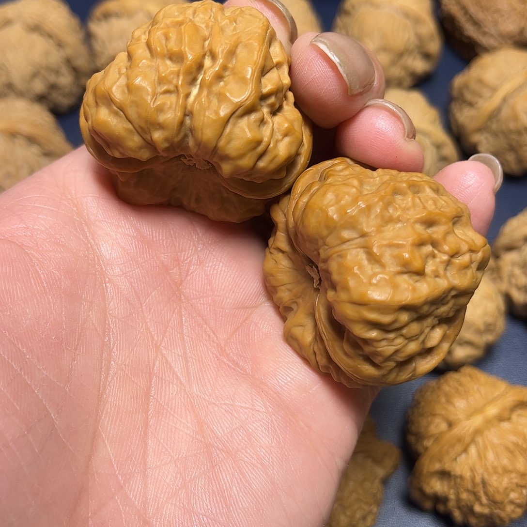 文玩核桃吊坠哇哇哇