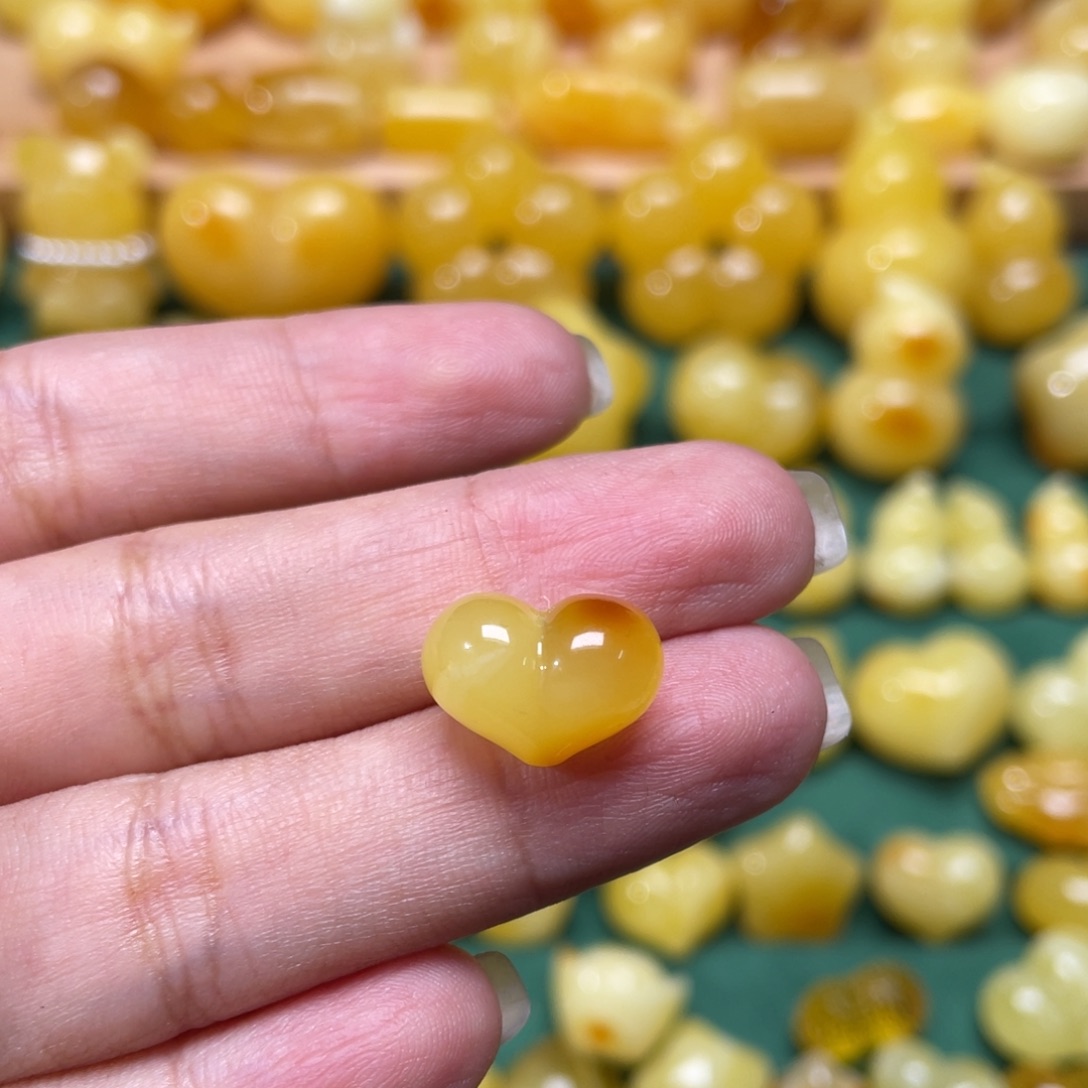 琥珀未镶嵌珠宝奇石