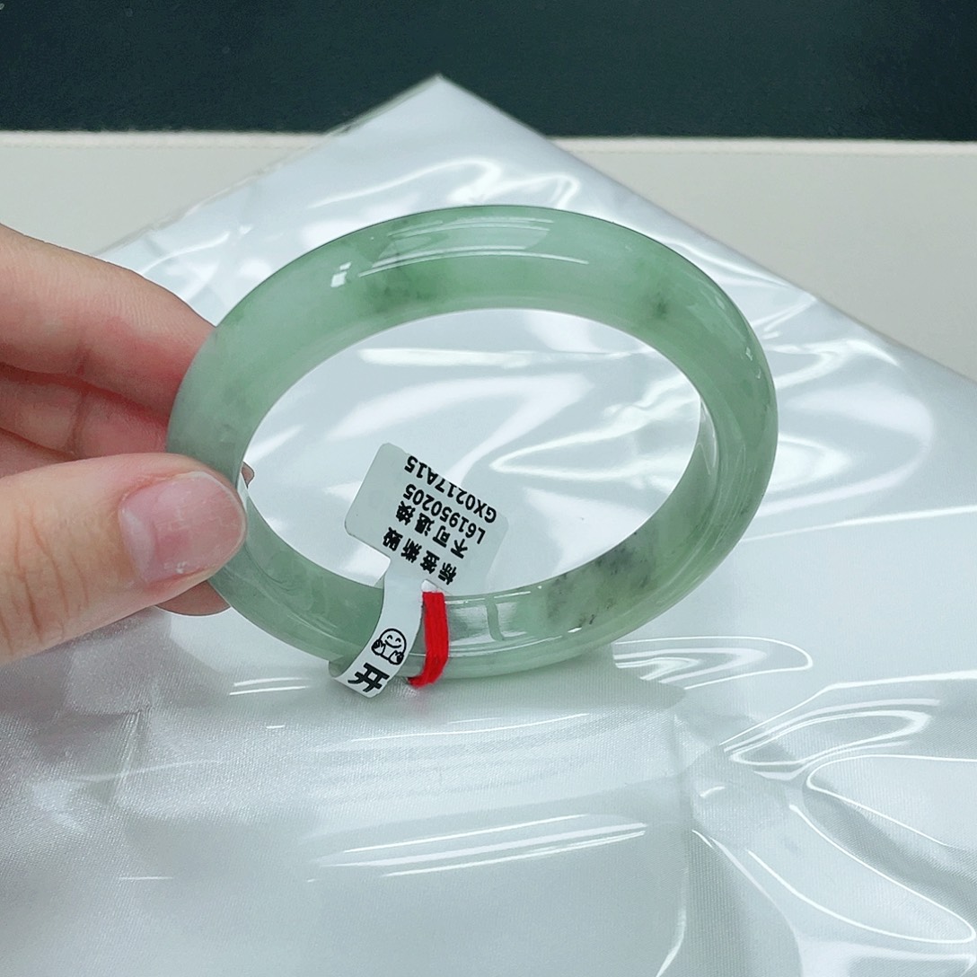 翡翠未镶嵌手镯正60.5