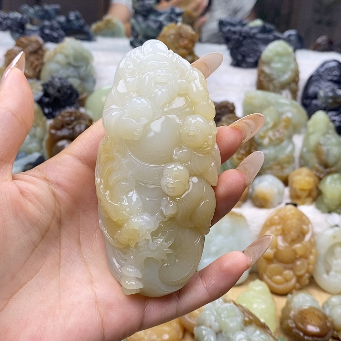 馨***馨和田玉未镶嵌颈饰