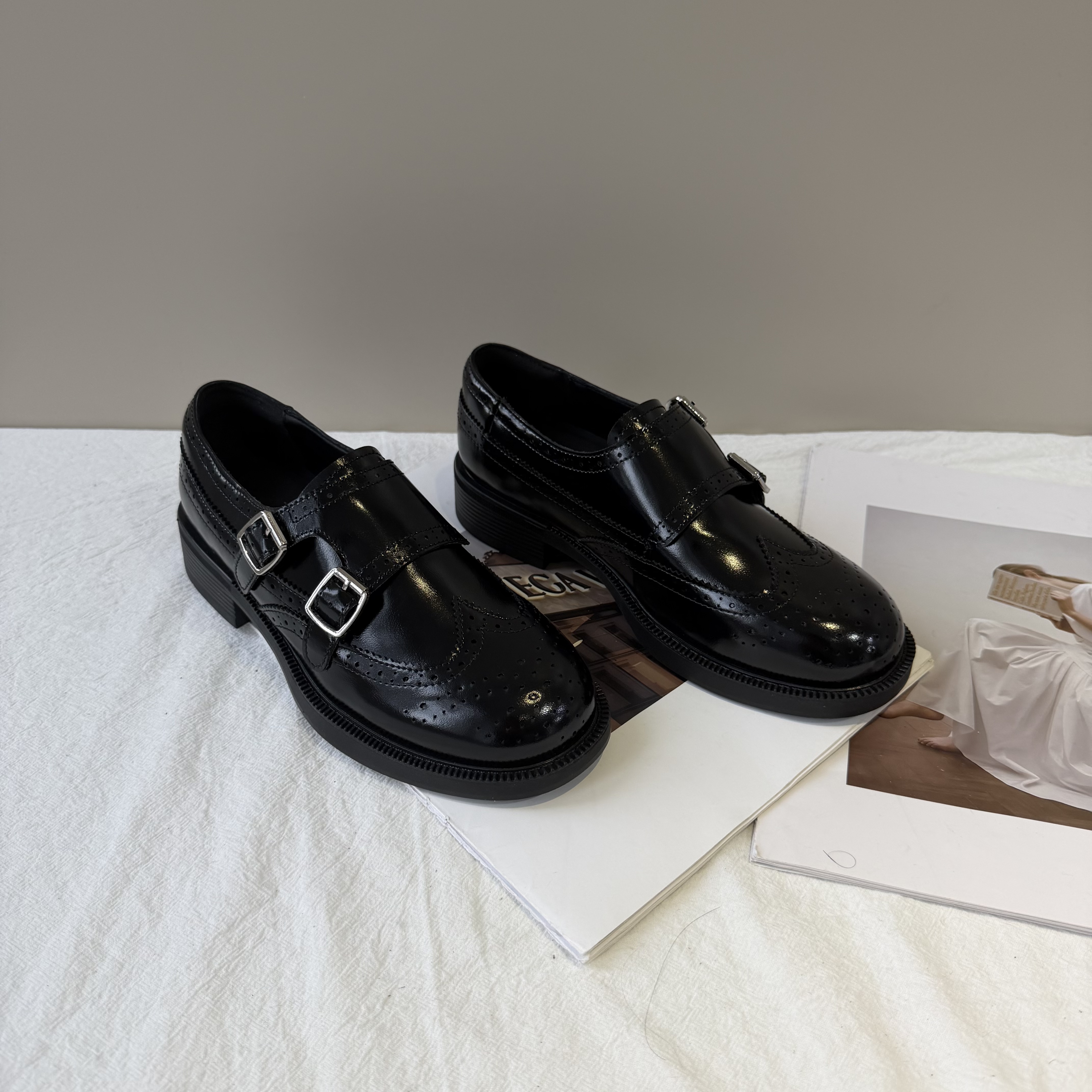 6cm双扣冬季春季低跟圆头乐福鞋时尚休闲皮鞋女士英伦风女鞋