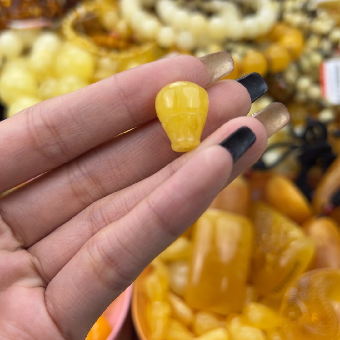 琥珀珠宝奇石未镶嵌