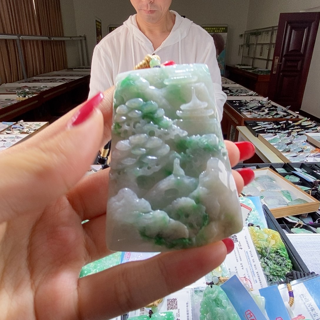 翡翠未镶嵌颈饰翡翠