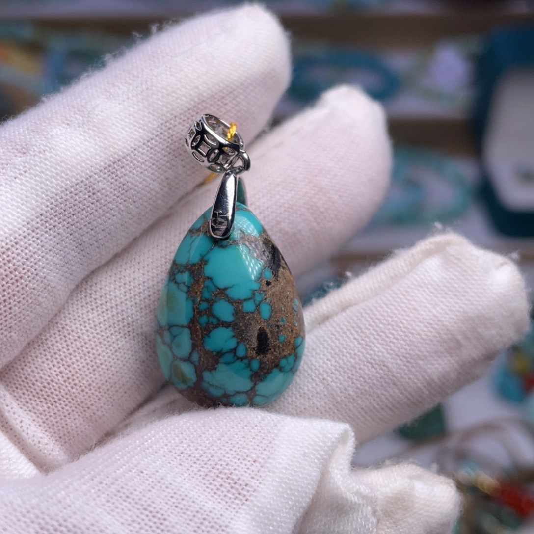 绿松石未镶嵌珠宝奇石