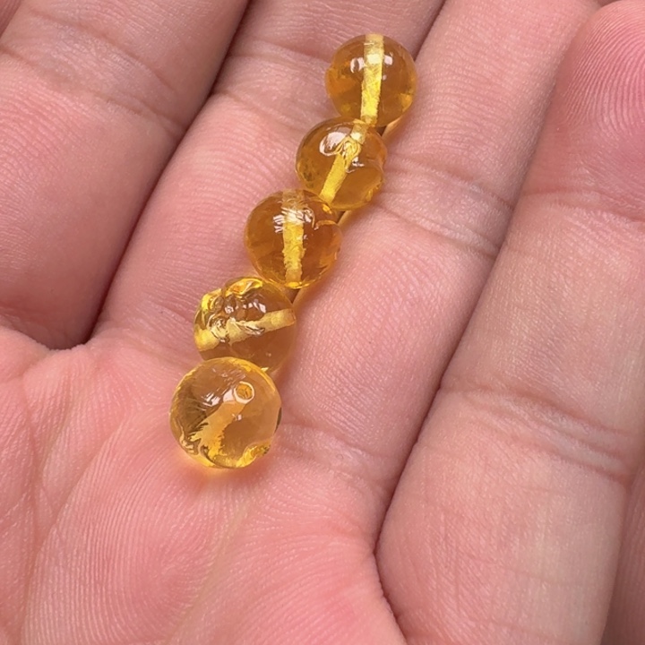 琥珀未镶嵌珠宝奇石一个