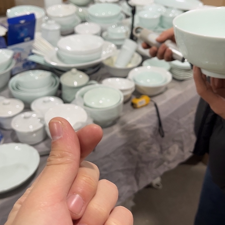燕***4瓷片云白八英寸深盘四个微瑕包邮