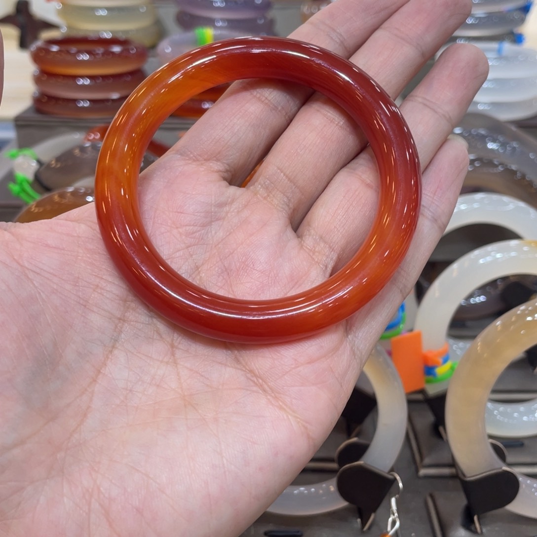 玛瑙/玉髓手镯未镶嵌