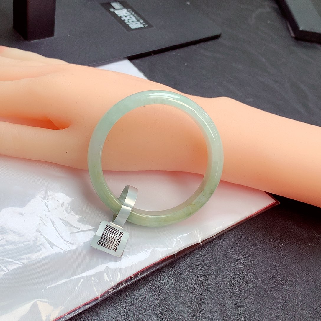 翡翠手镯未镶嵌53-55圈口