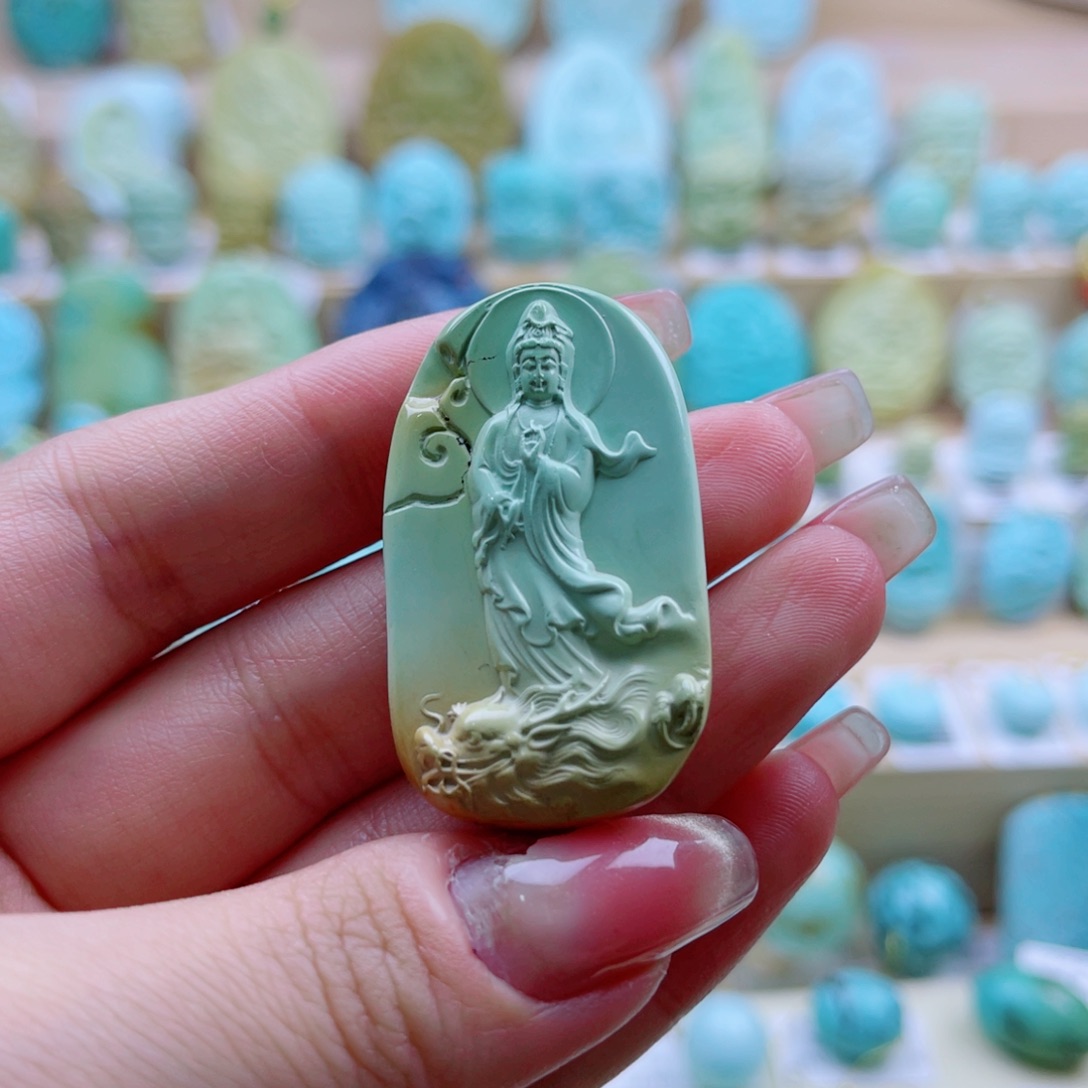 绿松石未镶嵌珠宝奇石