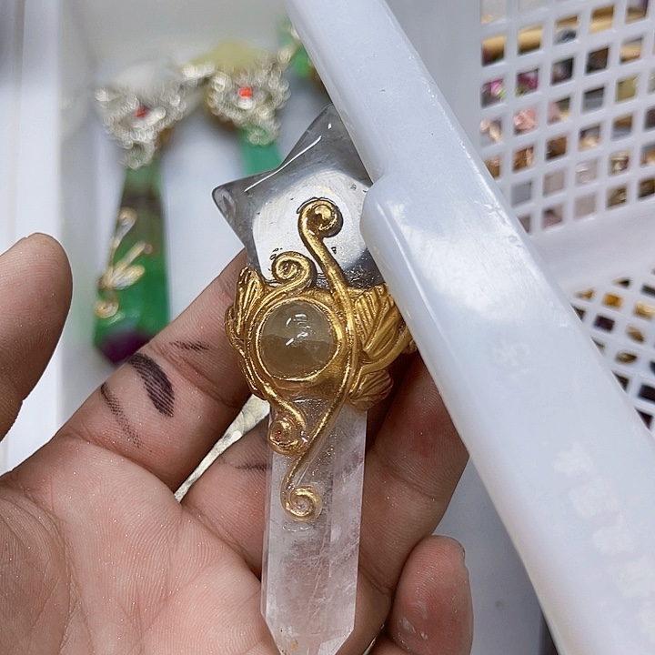 锦***婆未镶嵌摆件水晶水晶