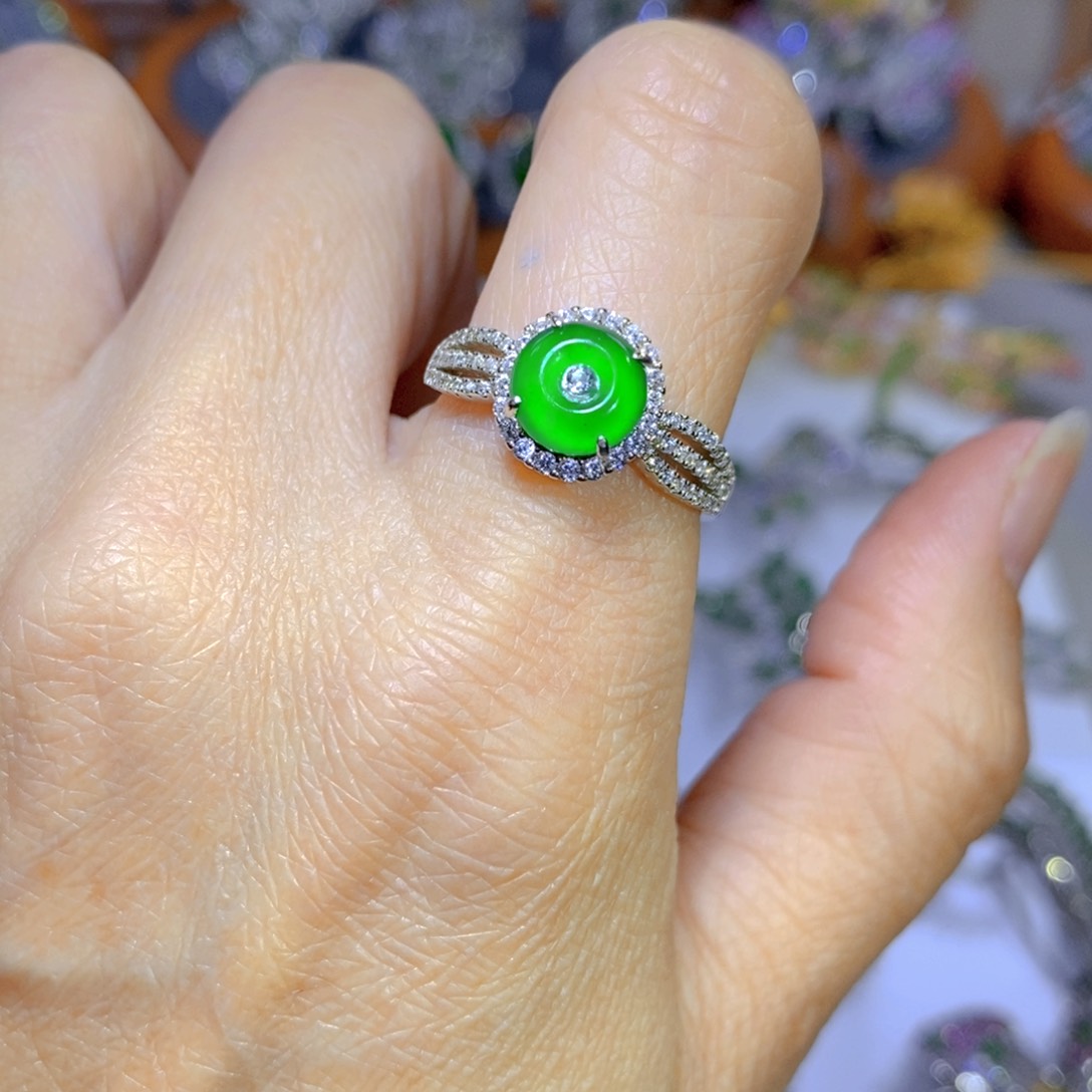 翡翠颈饰银S925镶嵌天然翡翠