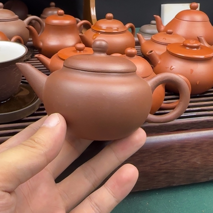 紫泥扁式水平壶容量127cc