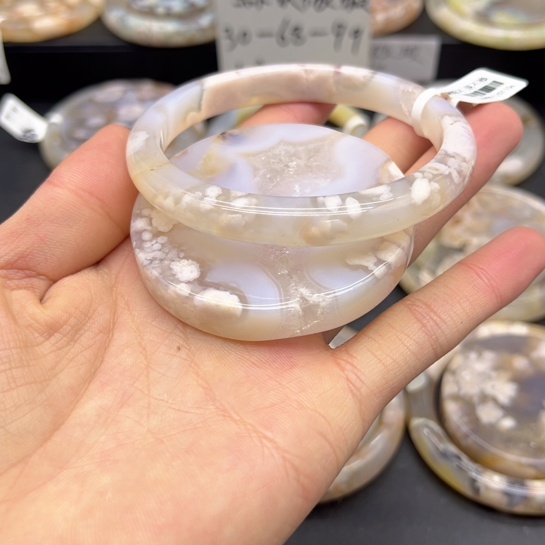 小****玛瑙/玉髓未镶嵌颈饰