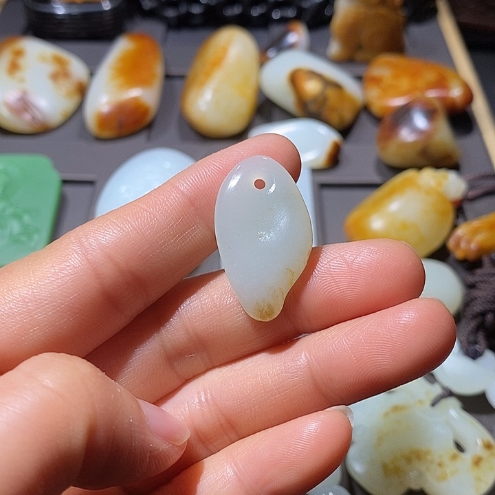 和田玉未镶嵌手链