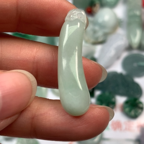 翡翠颈饰未镶嵌翡翠