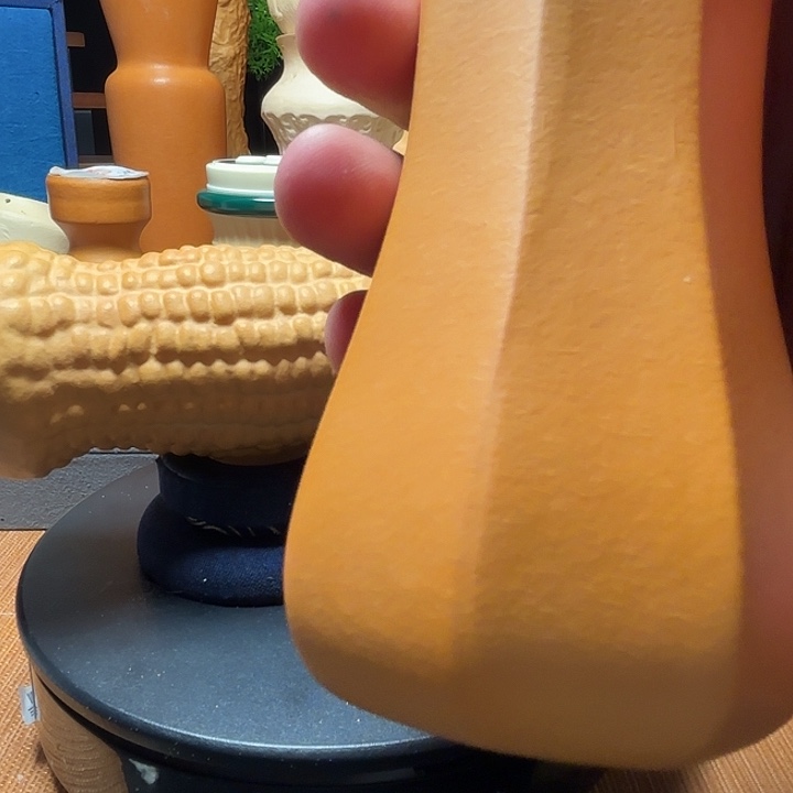 N***h隐隐约约看到的就是他