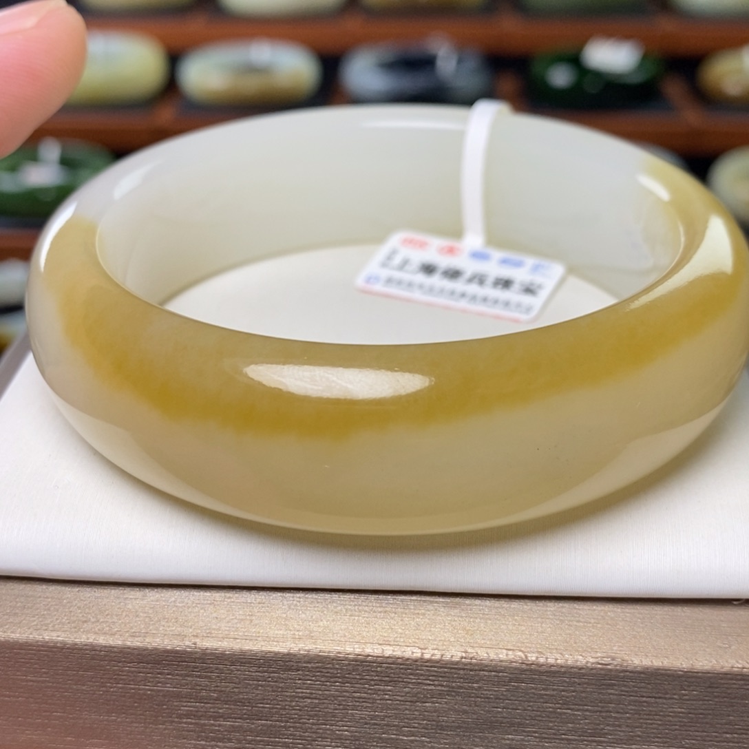 未镶嵌手镯和田玉（糖玉）