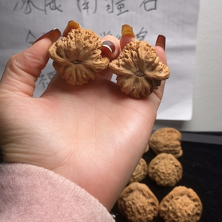-***豆文玩核桃把件涿鹿