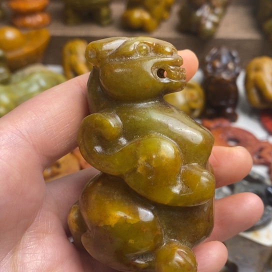 蛇纹石玉未镶嵌颈饰48