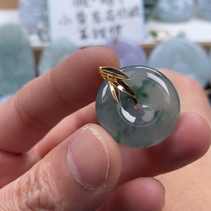 翡翠颈饰18K金镶嵌焕翡翠
