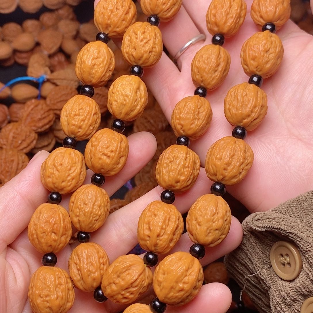 【闪购商品】文玩核桃吊坠麒麟小枣脖挂18