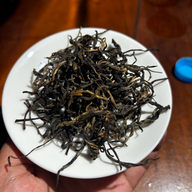 【窜龙村-大叶种挑采古树晒红茶】2025年古树晒红茶