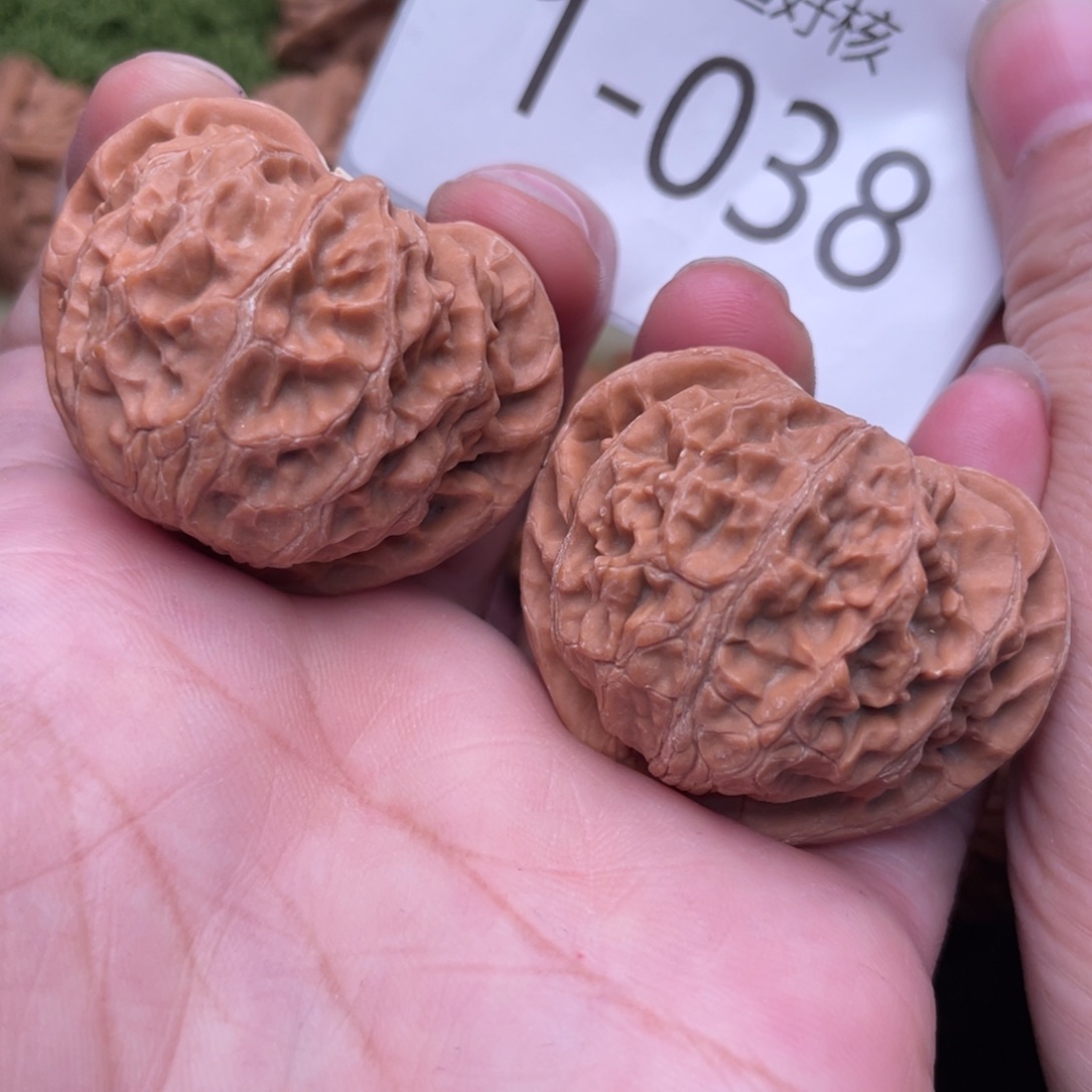 文玩核桃把件桃心灯40