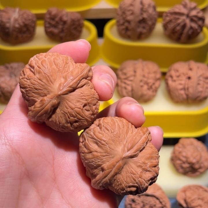 h****吊坠桃核42元宝uui