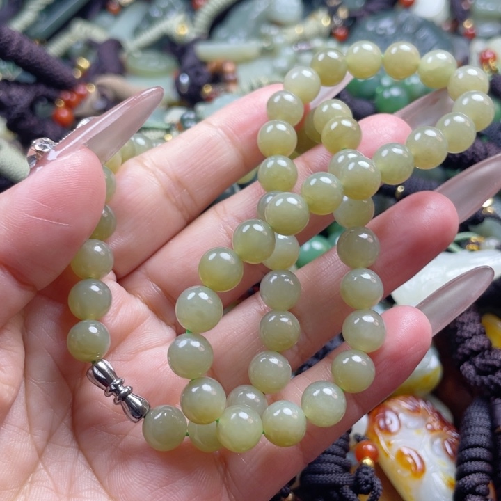 和田玉颈饰未镶嵌