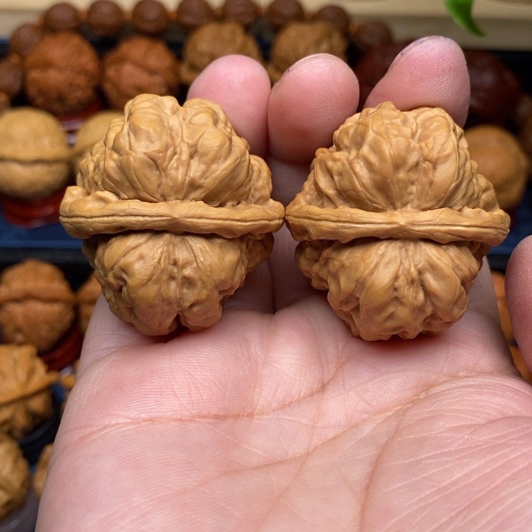 文玩核桃把件手捻蛤蟆头