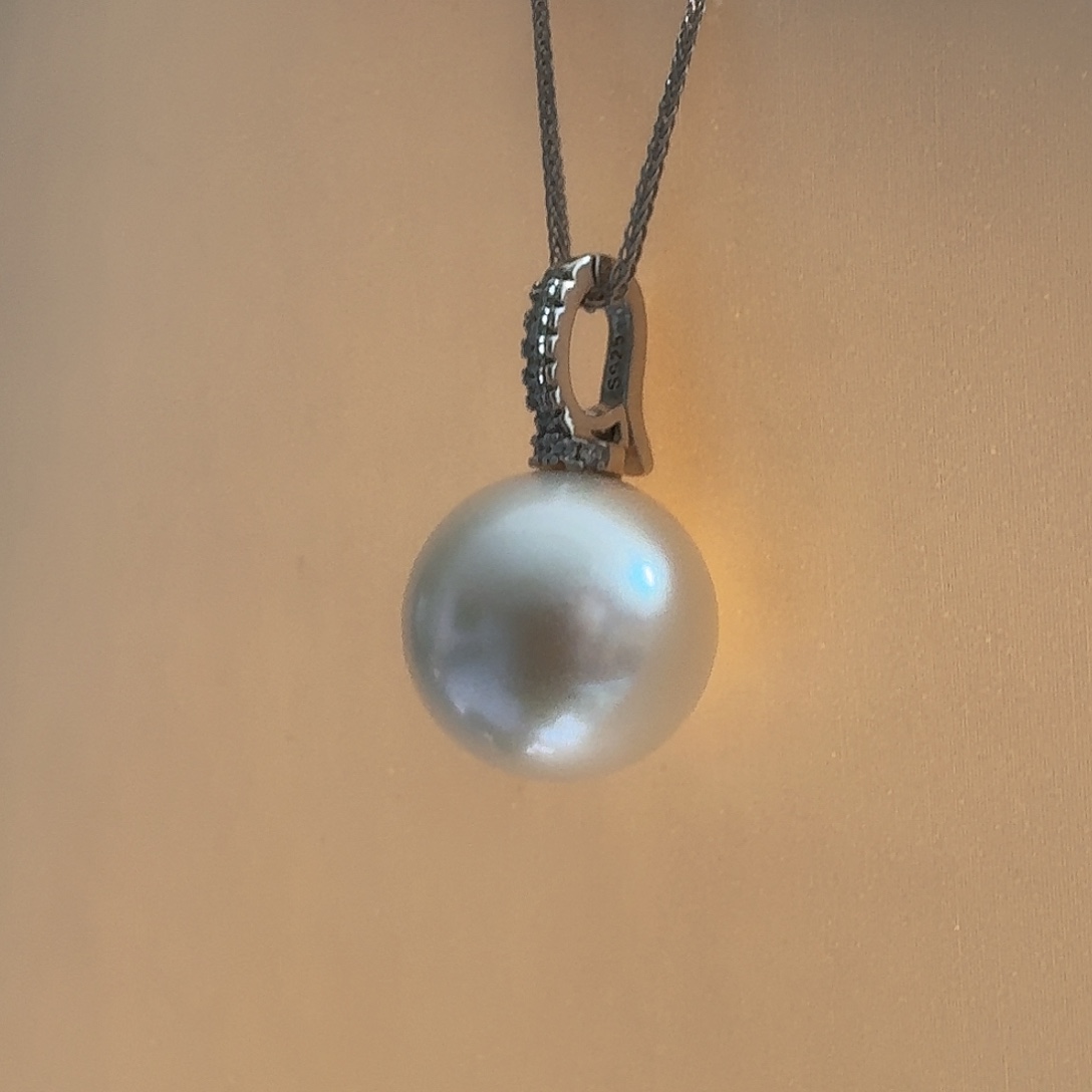 H***F颈饰银S925镶嵌淡水珍珠13.9mm