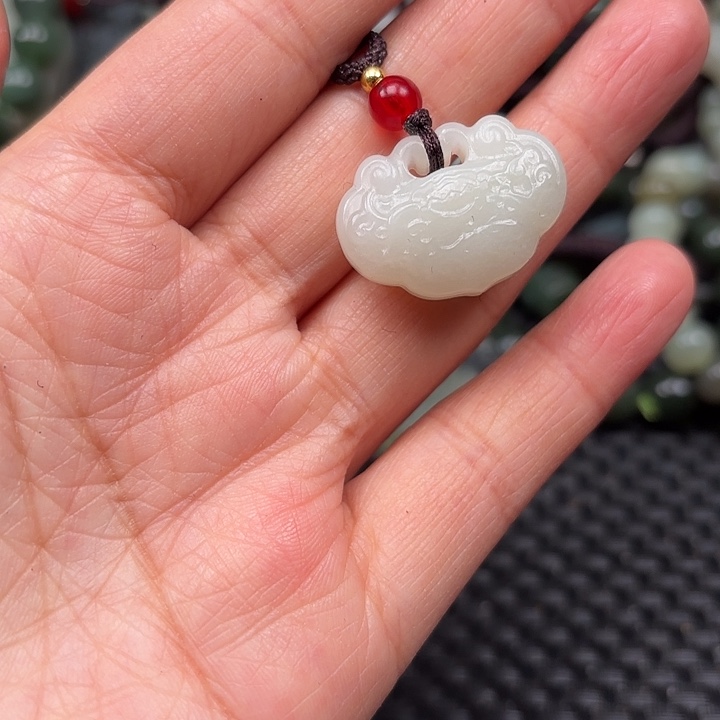 和田玉颈饰未镶嵌