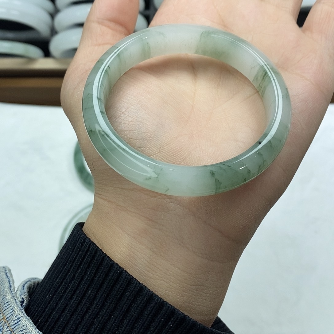 石英质玉未镶嵌手镯58-59圈口