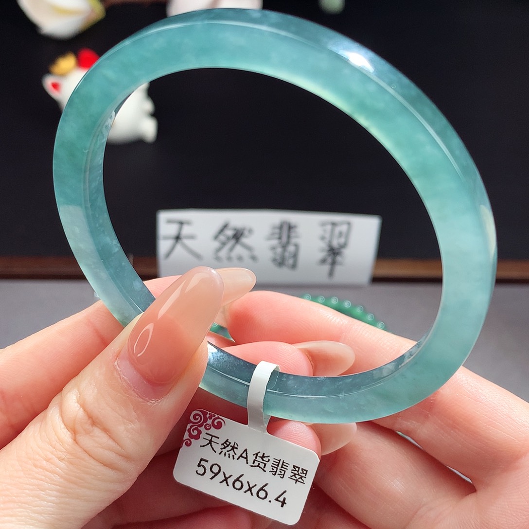 翡翠手镯（圆镯）未镶嵌