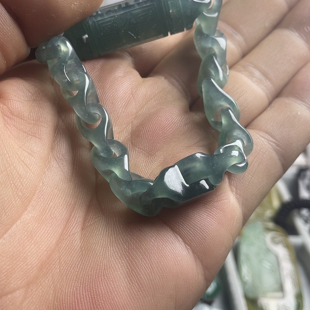 翡翠颈饰未镶嵌翡翠成品