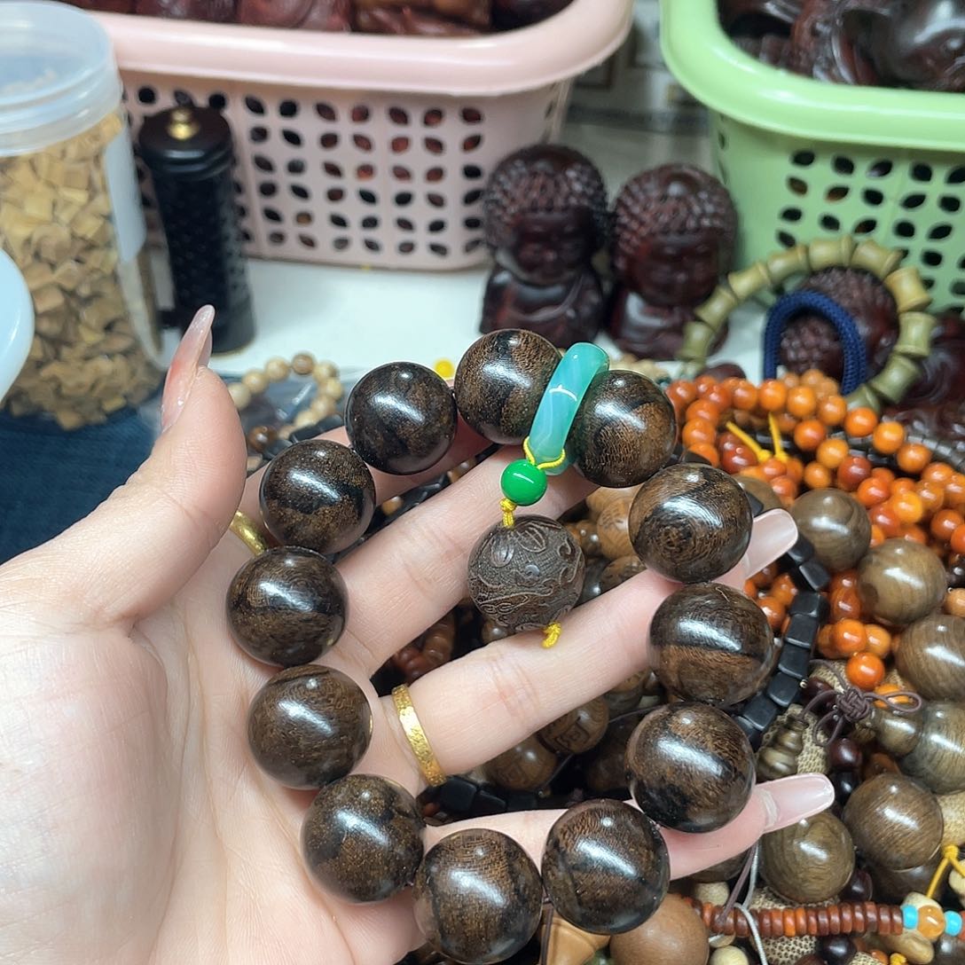 维腊木（绿檀）无事牌