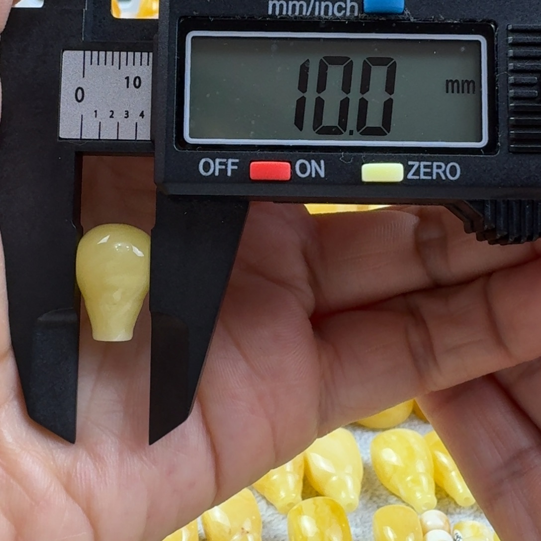 笑***云蜜蜡未镶嵌裸石15杂