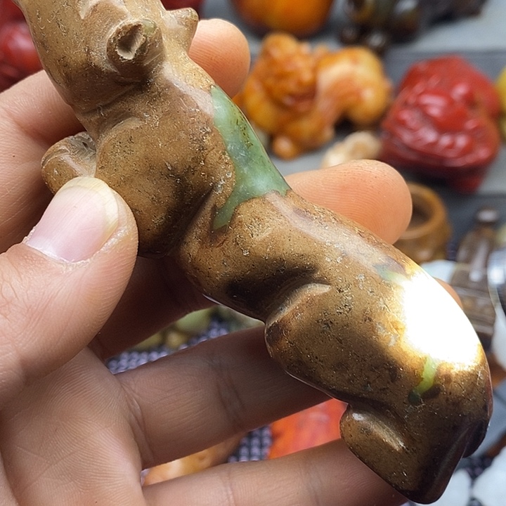 未镶嵌蛇纹石玉颈饰