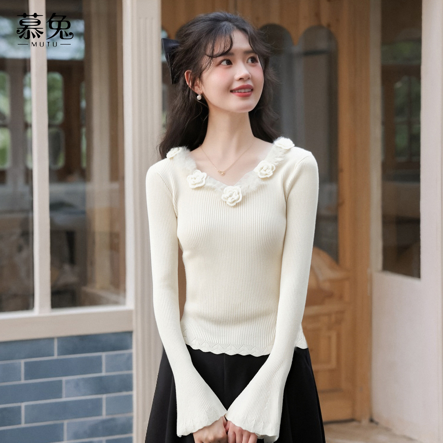 【小铃铛】TU32084法式V领立体花朵打底衫冬季修身显瘦气质针织上衣