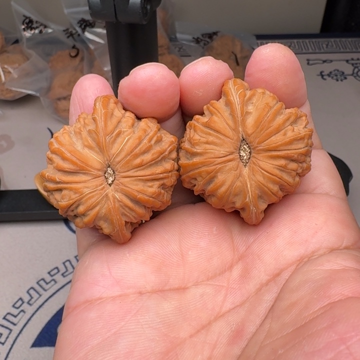 把件桃核山地磨盘43尺10