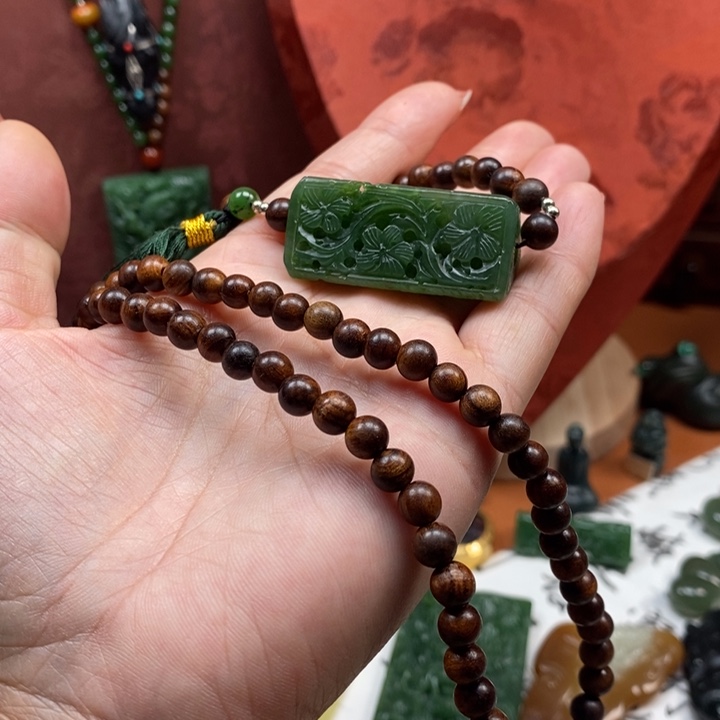 颈饰未镶嵌和田玉